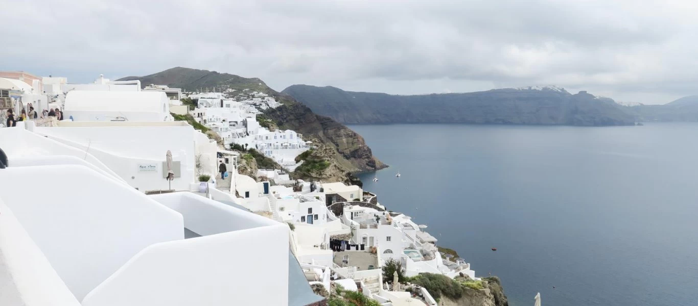 Διεθνή ΜΜΕ: «Η πολυαναμενόμενη τουριστική σεζόν στην Ελλάδα επιστρέφει»